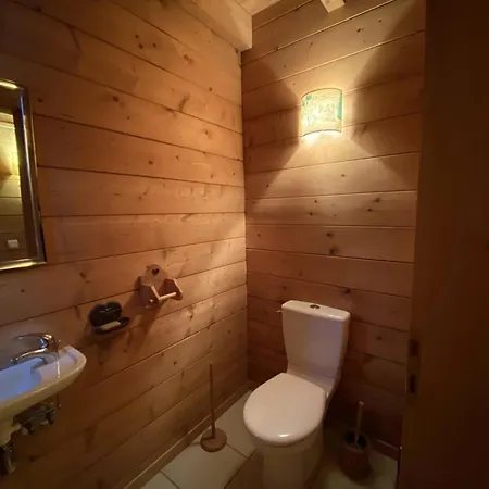 Chalet Cosy 9 Pers, 100m Des Pistes Et 300m Des Commerces, Avec Wifi Et Balcon Sud-ouest - Fr-1-733-152 Chalet