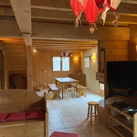 Chalet Cosy 9 Pers, 100m Des Pistes Et 300m Des Commerces, Avec Wifi Et Balcon Sud-ouest - Fr-1-733-152 Chalet